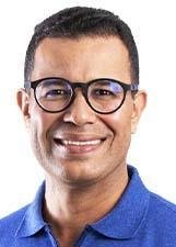 Conheça o perfil de cada candidato (a)