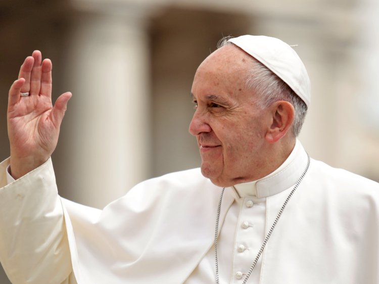 Mulheres na gerência têm melhorado o Vaticano mais do que homens, diz papa